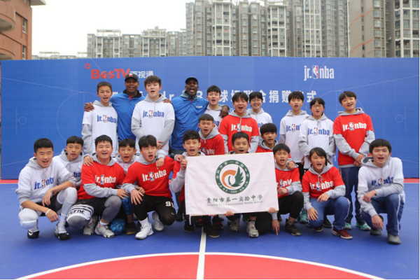 jr.nba百视通篮球场新闻稿1210262.png