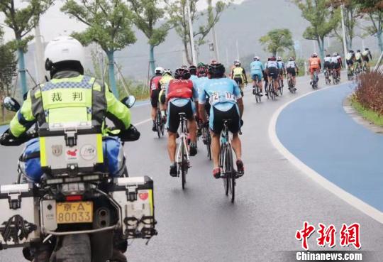 2018怡宝·京杭大运河自行车超级挑战赛结束。图为比赛场景。主办方供图 2018怡宝·京杭大运河自行车超级挑战赛结束。图为比赛场景。主办方供图
