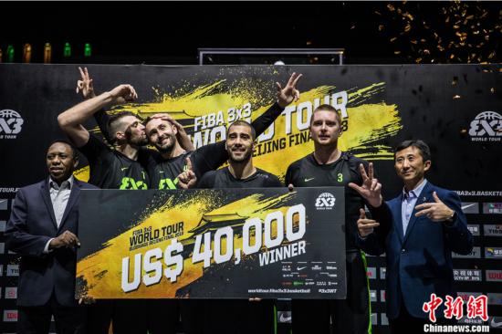 FIBA3×3世界巡回赛北京总决赛在五棵松举行,塞尔维亚诺维萨德队封王。 主办方供图 点击进入下一页